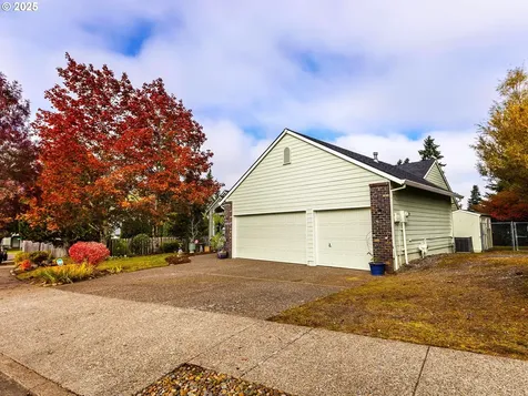 15011 Pebble Beach Drive Oregon City OR 97045
