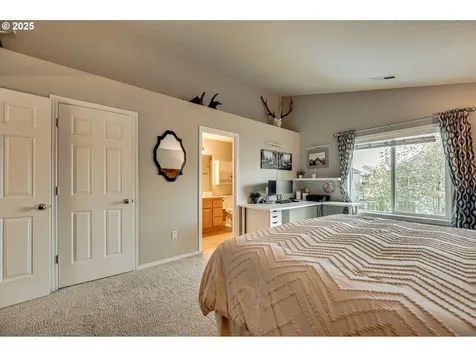 1825 N 9th Way Ridgefield WA 98642