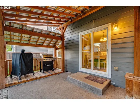 1825 N 9th Way Ridgefield WA 98642
