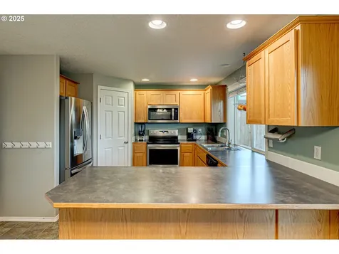 1825 N 9th Way Ridgefield WA 98642