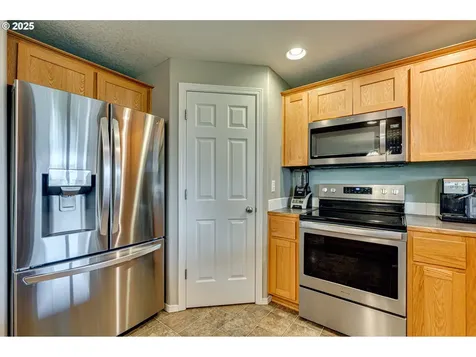 1825 N 9th Way Ridgefield WA 98642