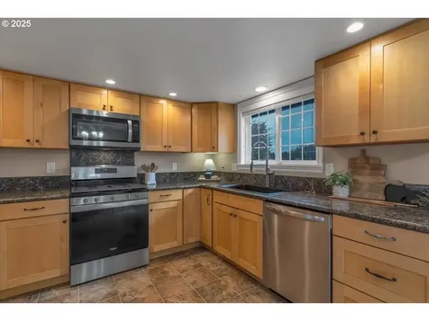 1393 SW Alexander Drive Dallas OR 97338