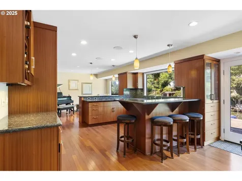 17810 Sarah Hill Lane Lake Oswego OR 97035