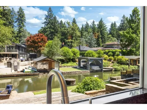 17810 Sarah Hill Lane Lake Oswego OR 97035