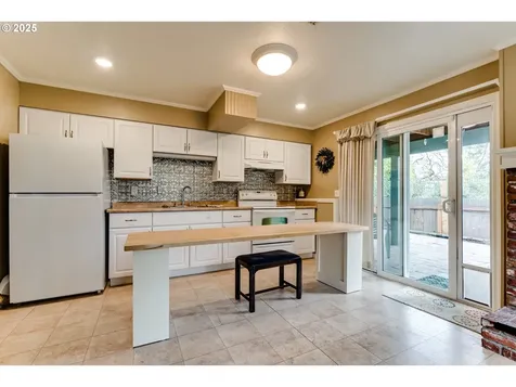 2495 Wilson Drive Eugene OR 97405