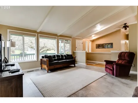 2495 Wilson Drive Eugene OR 97405