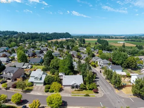 1915 NW Cascade Heights Drive Albany OR 97321