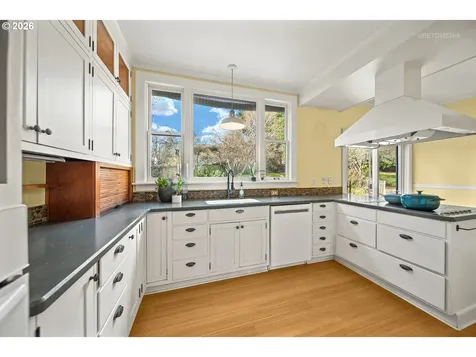 6533 SW 34th Avenue Portland OR 97239
