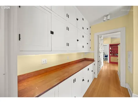 6533 SW 34th Avenue Portland OR 97239