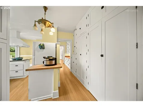 6533 SW 34th Avenue Portland OR 97239