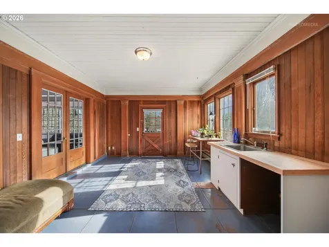 6533 SW 34th Avenue Portland OR 97239