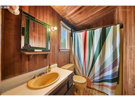 6533 SW 34th Avenue Portland OR 97239
