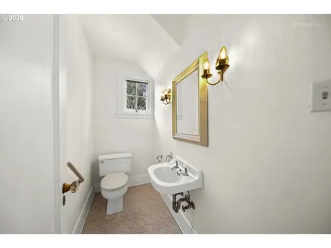 6533 SW 34th Avenue Portland OR 97239