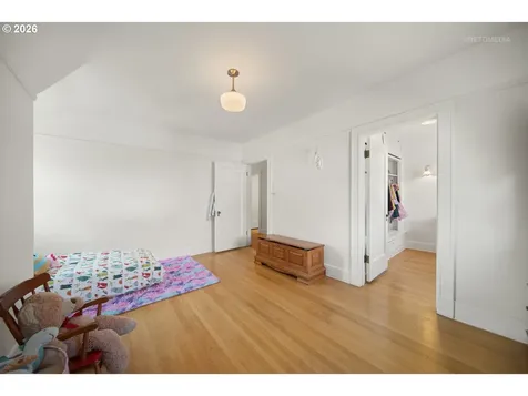 6533 SW 34th Avenue Portland OR 97239