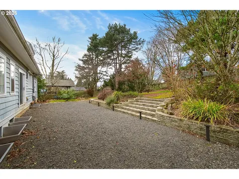 6533 SW 34th Avenue Portland OR 97239
