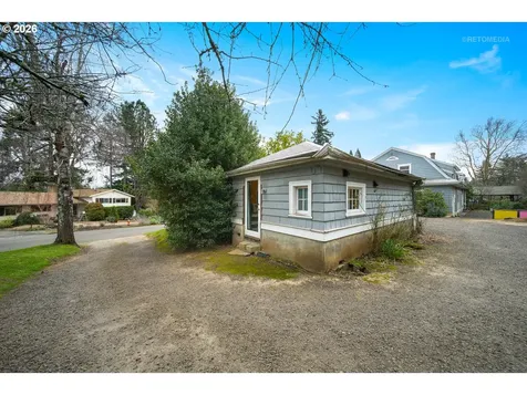 6533 SW 34th Avenue Portland OR 97239