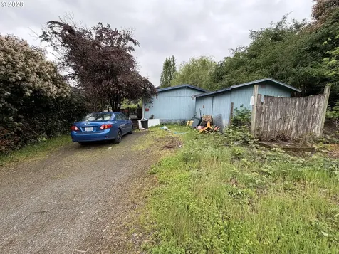 521 NW Harrison Street Canyonville OR 97417