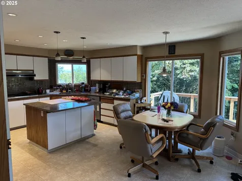 2180 SW Royal Place Gresham OR 97080