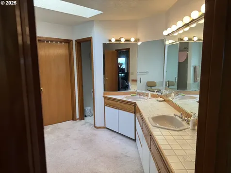 2180 SW Royal Place Gresham OR 97080