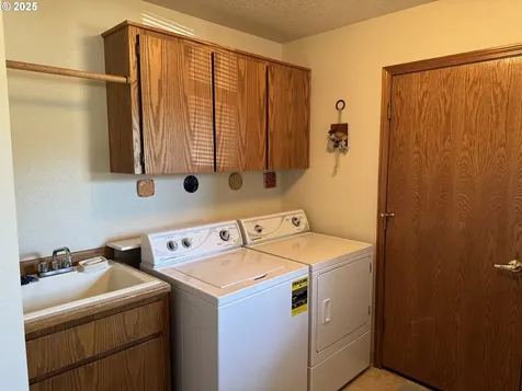2180 SW Royal Place Gresham OR 97080