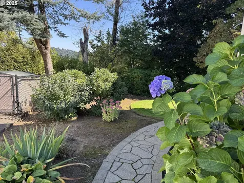 2180 SW Royal Place Gresham OR 97080
