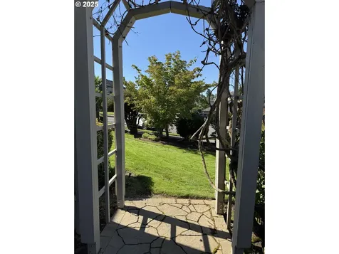 2180 SW Royal Place Gresham OR 97080