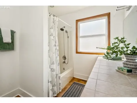 1149 SE 88th Avenue Portland OR 97216