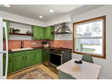 1149 SE 88th Avenue Portland OR 97216