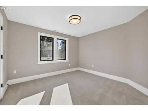 891 8th Street Lake Oswego OR 97034