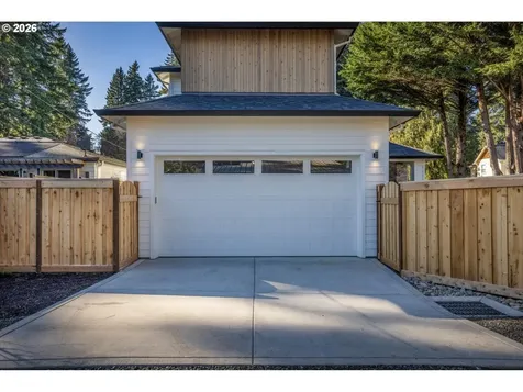 891 8th Street Lake Oswego OR 97034