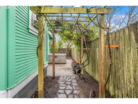 5025 NE 24th Avenue Portland OR 97211