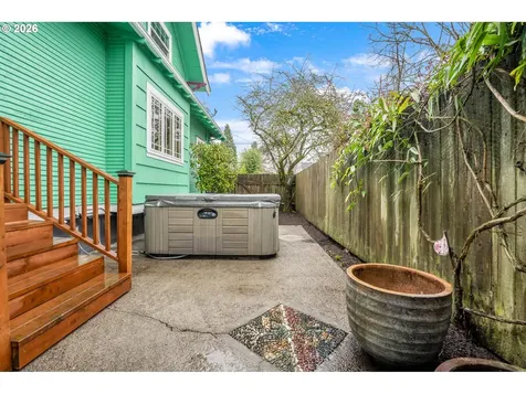 5025 NE 24th Avenue Portland OR 97211