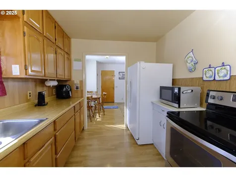 88199 Chestnut Street Mapleton OR 97453