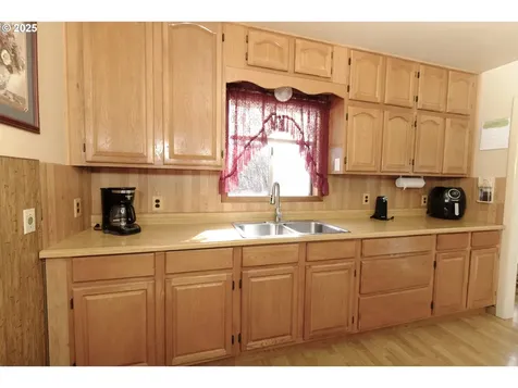 88199 Chestnut Street Mapleton OR 97453