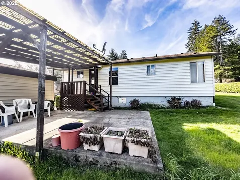 88199 Chestnut Street Mapleton OR 97453