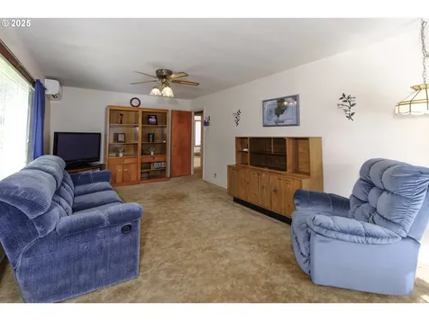88199 Chestnut Street Mapleton OR 97453