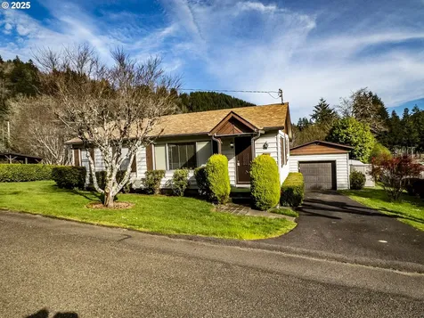 88199 Chestnut Street Mapleton OR 97453