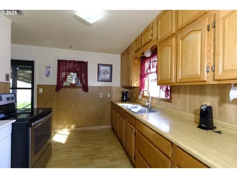 88199 Chestnut Street Mapleton OR 97453