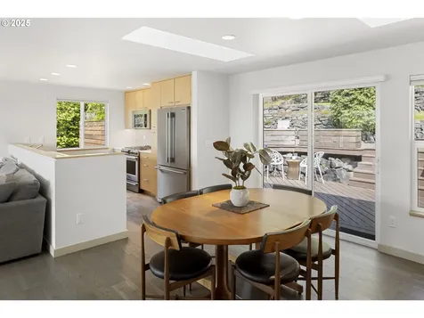 8630 SW 61st Avenue Portland OR 97219