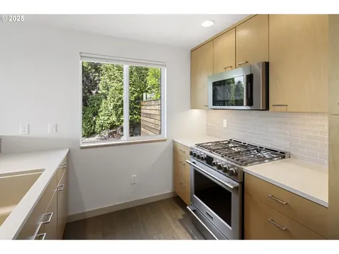 8630 SW 61st Avenue Portland OR 97219