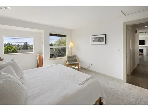 8630 SW 61st Avenue Portland OR 97219