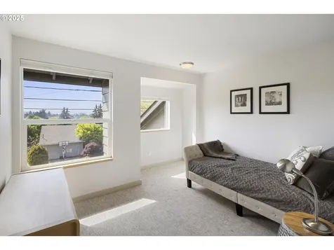 8630 SW 61st Avenue Portland OR 97219