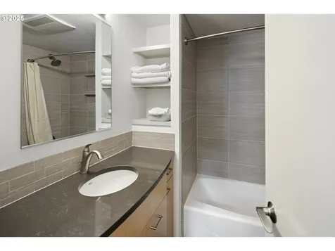 8630 SW 61st Avenue Portland OR 97219