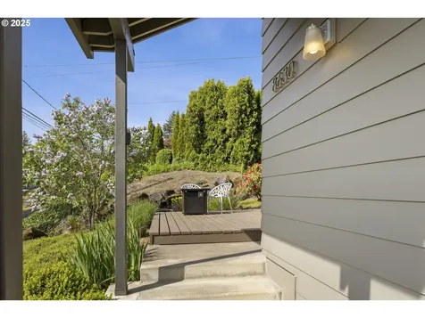 8630 SW 61st Avenue Portland OR 97219