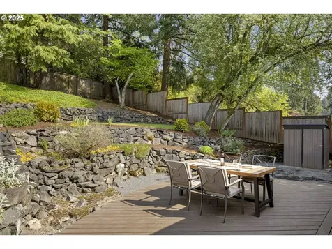 8630 SW 61st Avenue Portland OR 97219