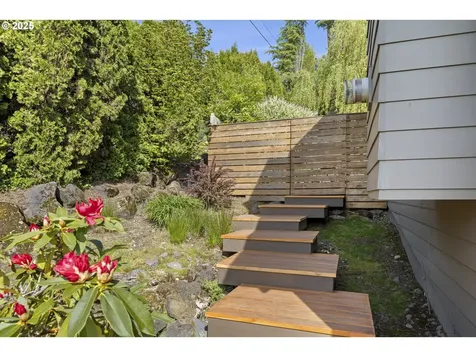 8630 SW 61st Avenue Portland OR 97219