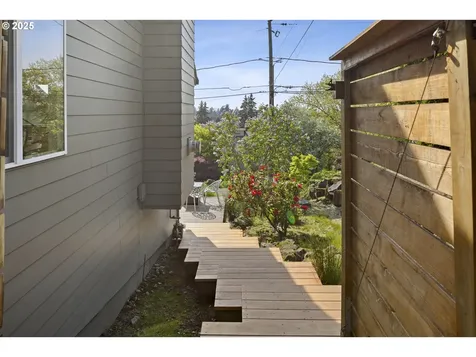 8630 SW 61st Avenue Portland OR 97219