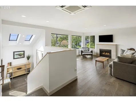 8630 SW 61st Avenue Portland OR 97219