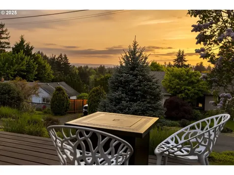 8630 SW 61st Avenue Portland OR 97219