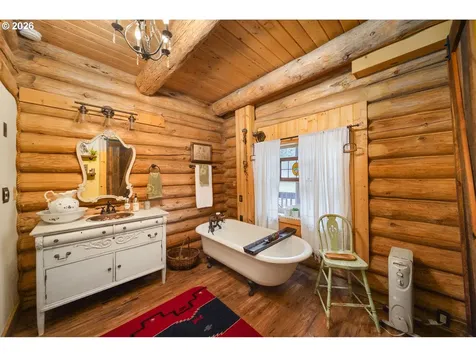 2260 SE Highland Road Prineville OR 97754